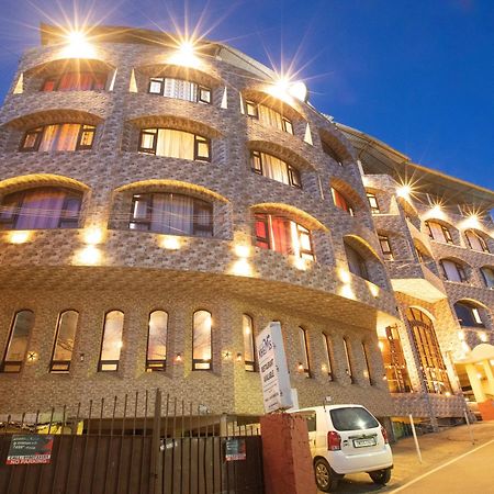 Devi Enterprises - Hotel Khems Ooty Exteriör bild
