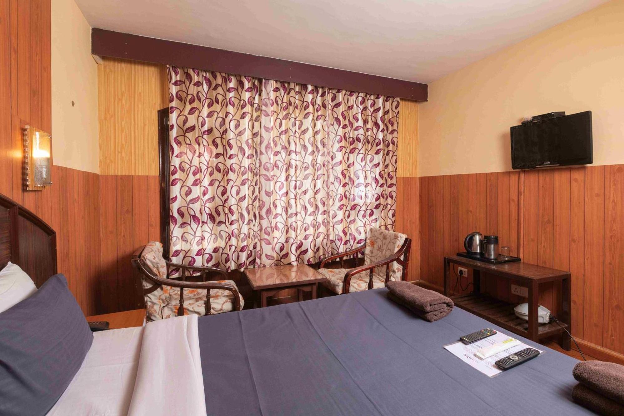 Devi Enterprises - Hotel Khems Ooty Exteriör bild