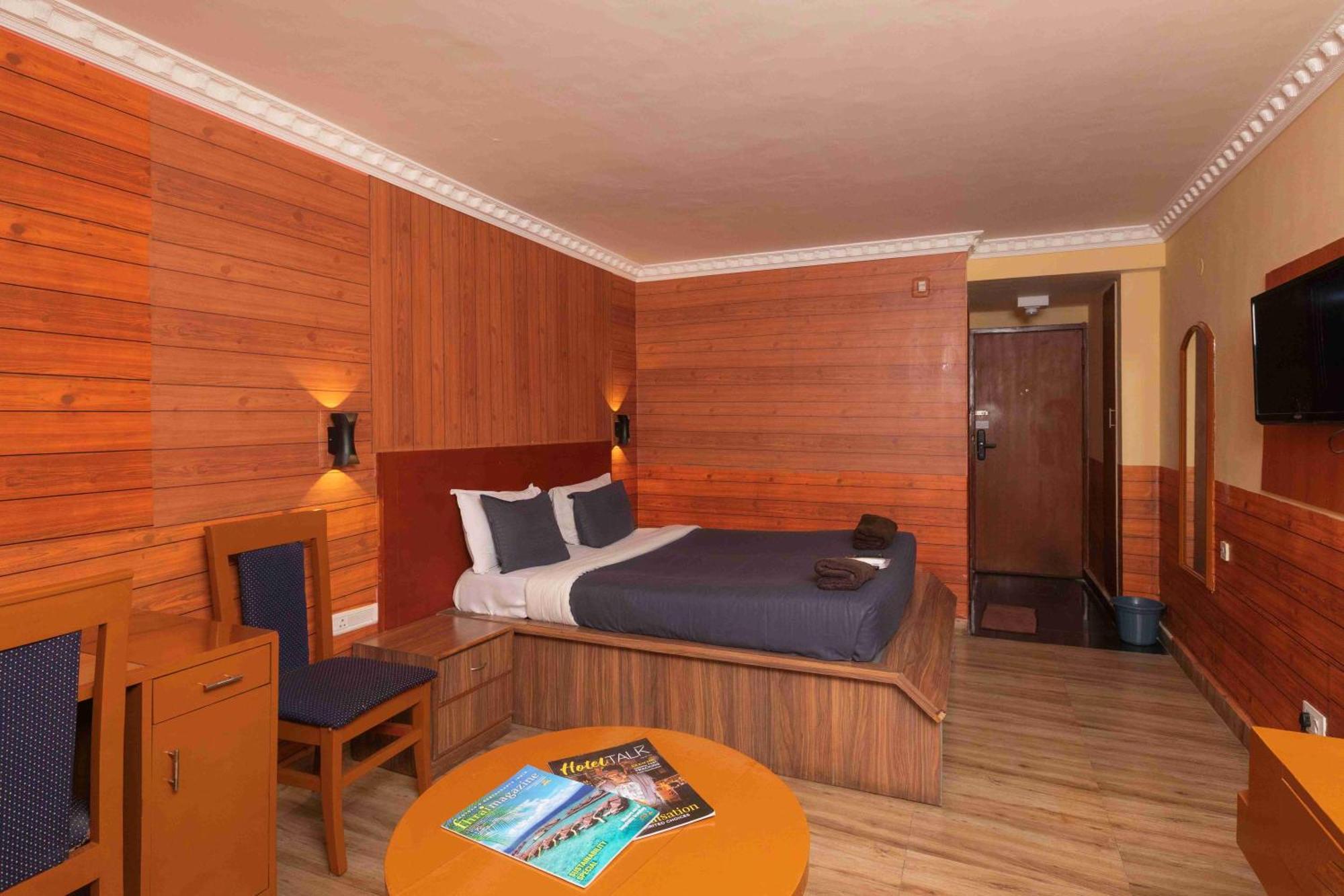 Devi Enterprises - Hotel Khems Ooty Exteriör bild